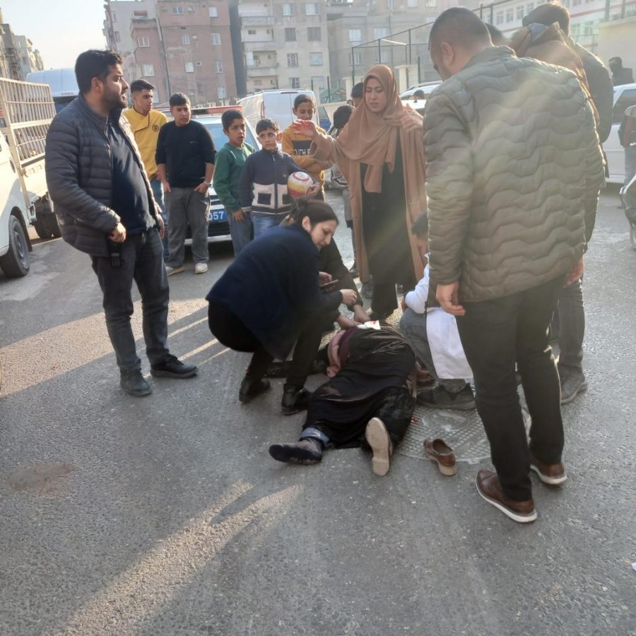 Birecik’te otomobilin çarptığı kadın hastaneye kaldırıldı;