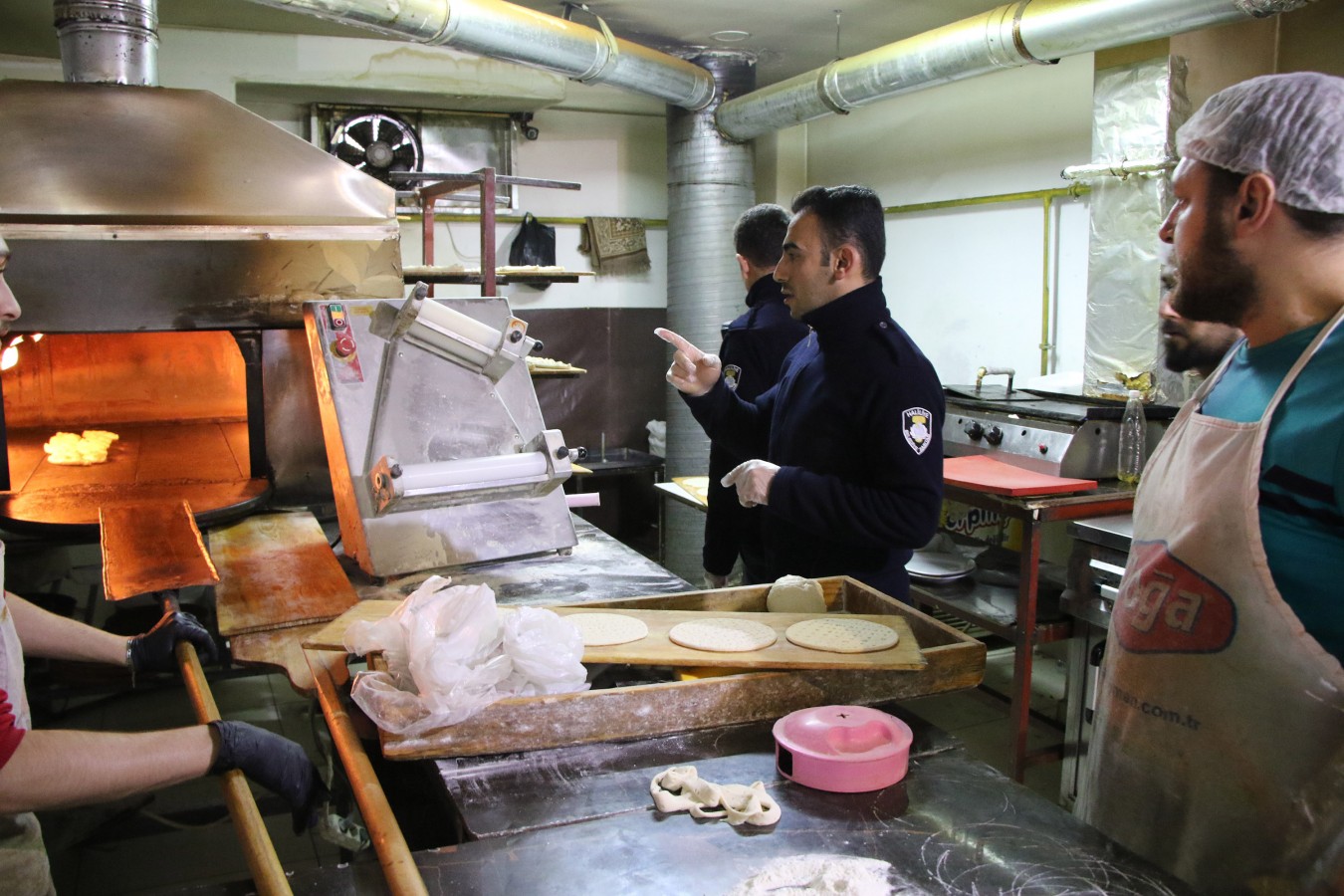 Haliliye zabıtasından işletmelere kalite denetimi;