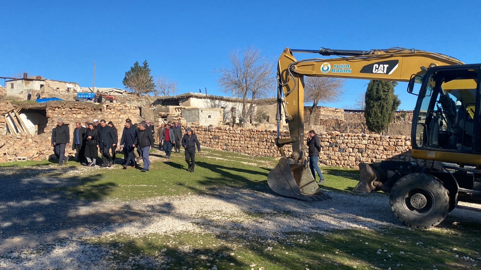 Başkan Canpolat depremden etkilenen kırsal mahalleleri ziyaret etti