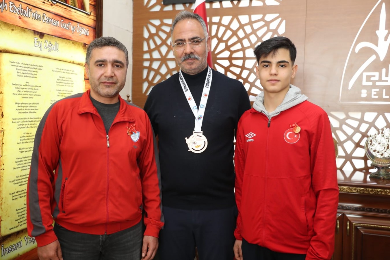 Başkan Kuş’tan başarılı sporcuya ödül