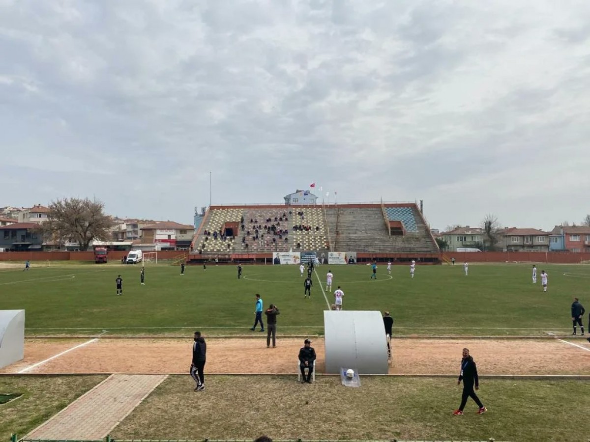 Karbel Karaköprü Belediyespor tek gol ile yıkıldı;