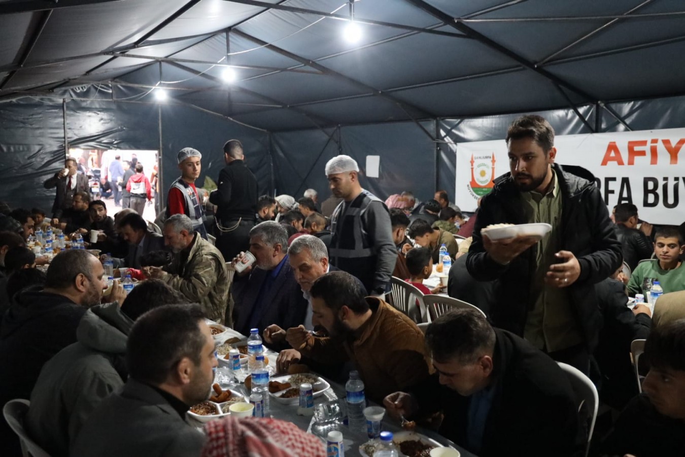 Beyazgül vatandaşlarla birlikte iftar yaptı