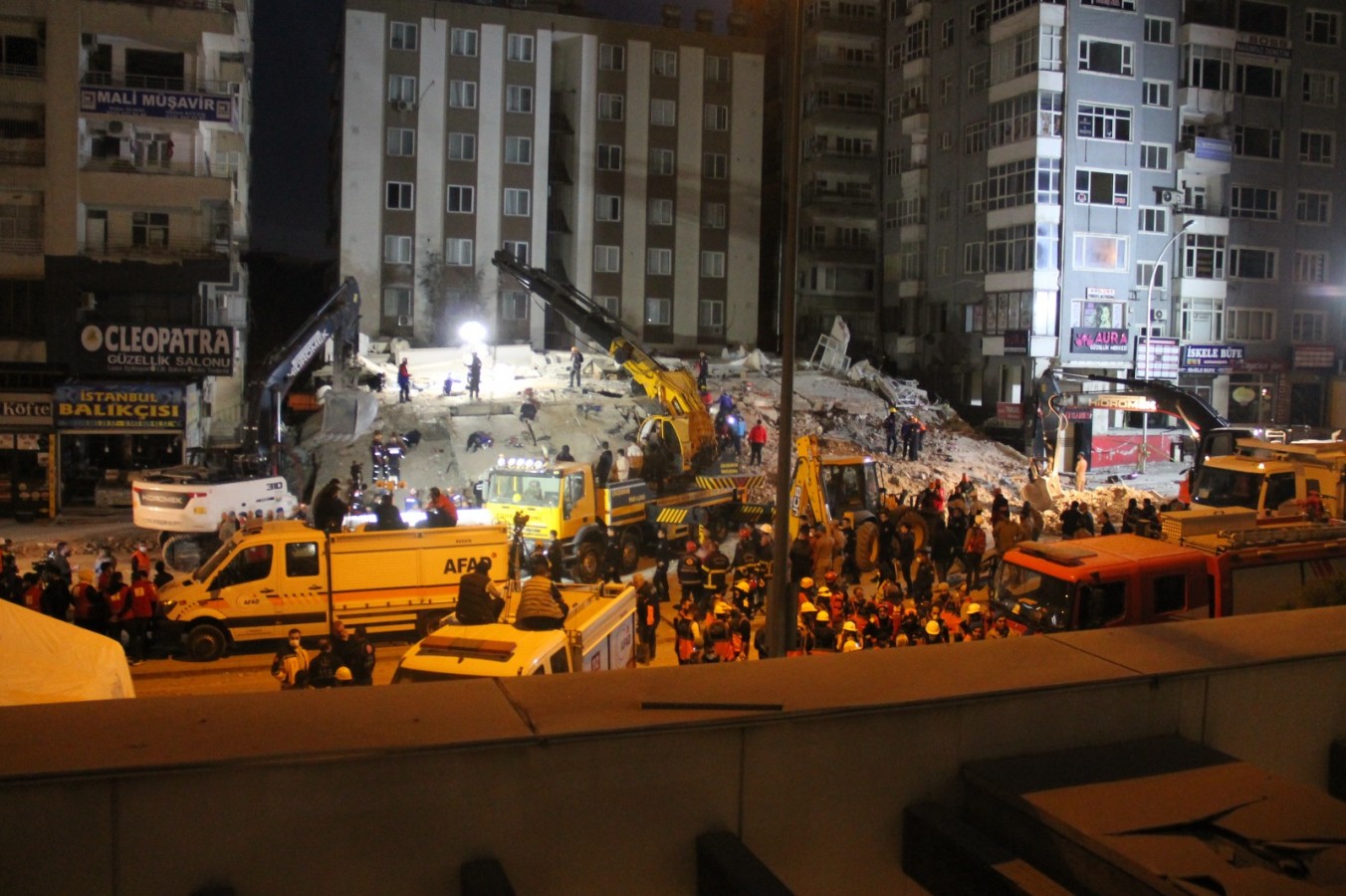 Şanlıurfa'da çöken binada arama kurtarma çalışmaları tamamlandı