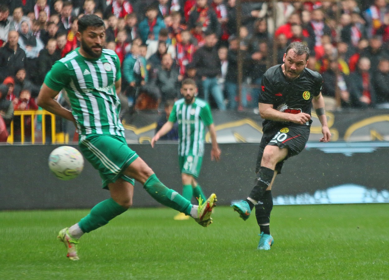 Urfa temsilcisi deplasmanda 3 puanı 3 golle aldı