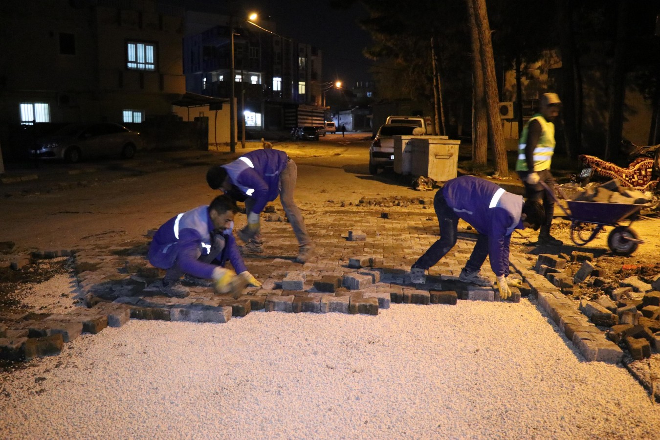 Yenilenen yollar mahalle sakinlerinin hizmetine sunuluyor