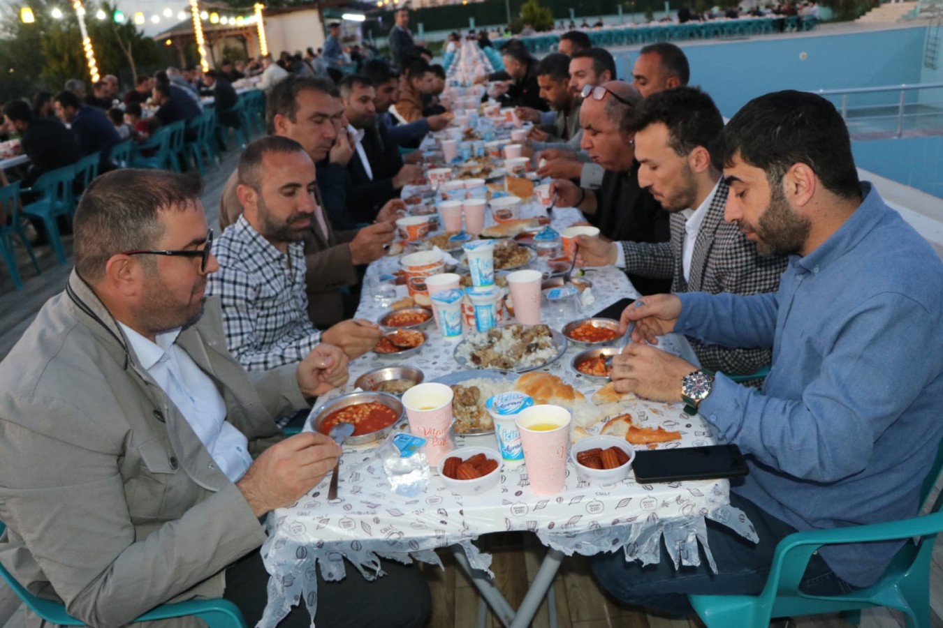 Başkan Ekinci personelleri ile iftarda bir araya geldi