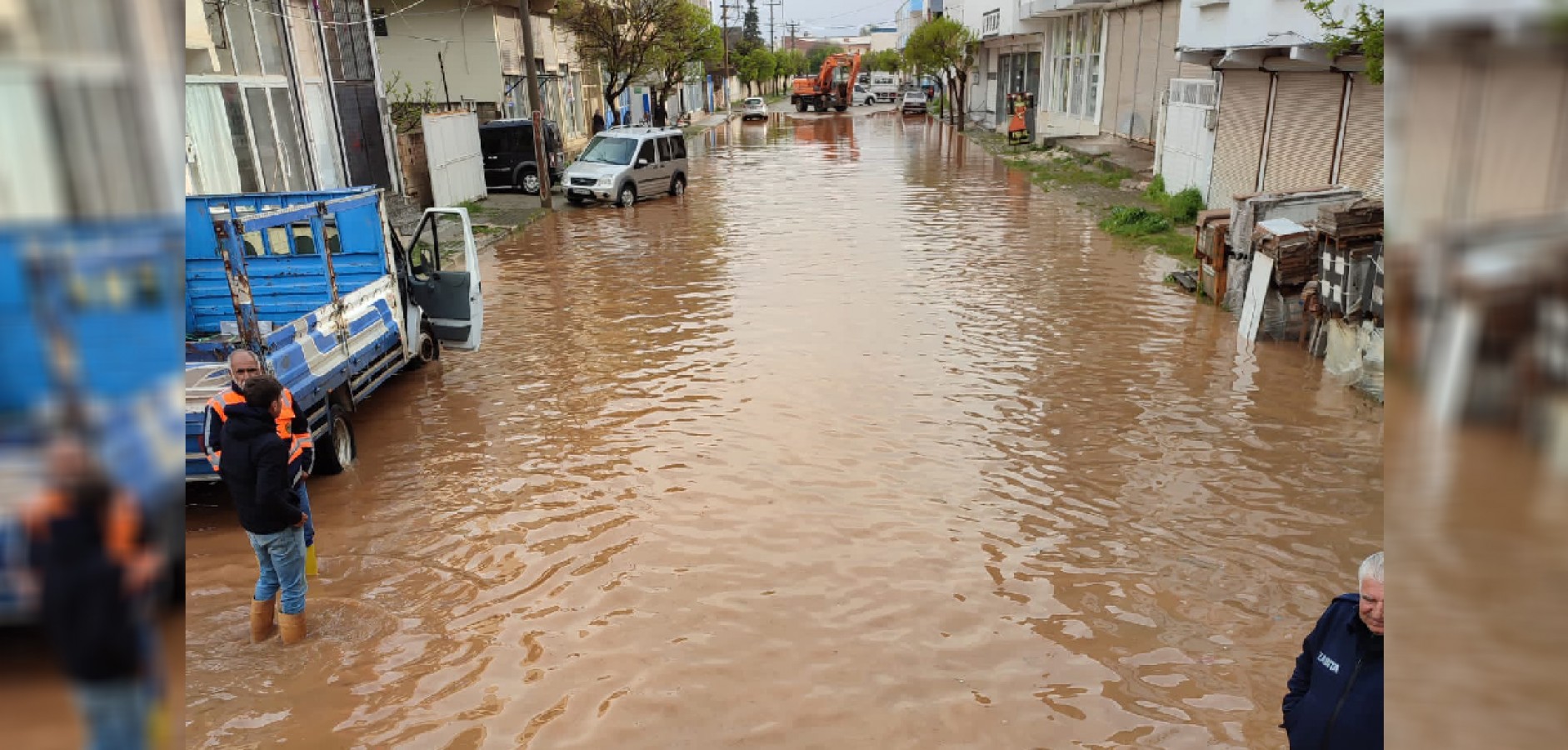 Halfeti'de ev ve işyerlerini su bastı! Valilik'ten uyarı...