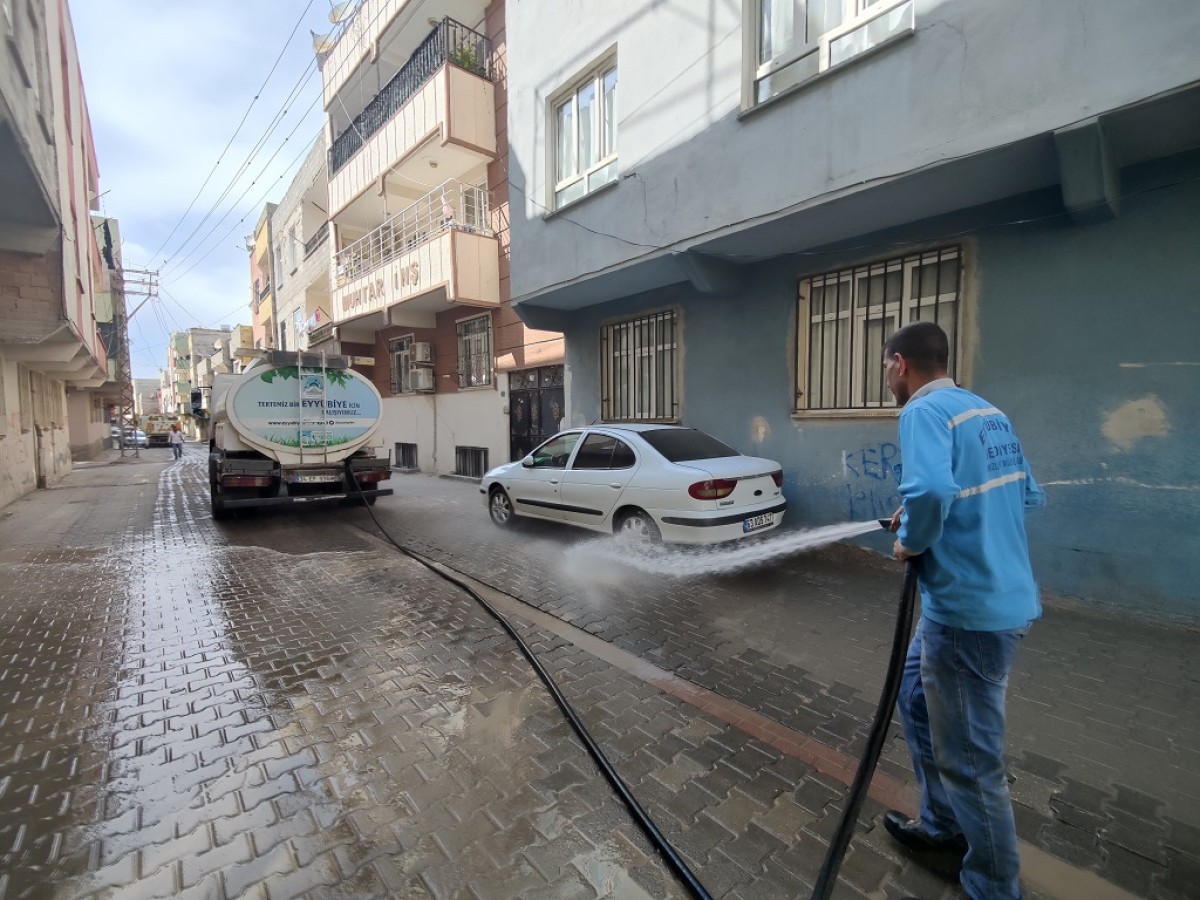 Eyyübiye’deki mahallerde temizlik çalışması başladı