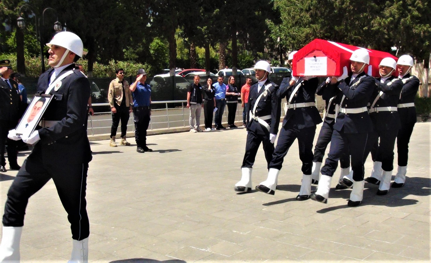 Hayatını kaybeden polis memuru memleketine uğurlandı