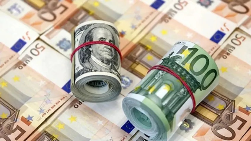 Dolar ve euro yükselmeye devam ediyor