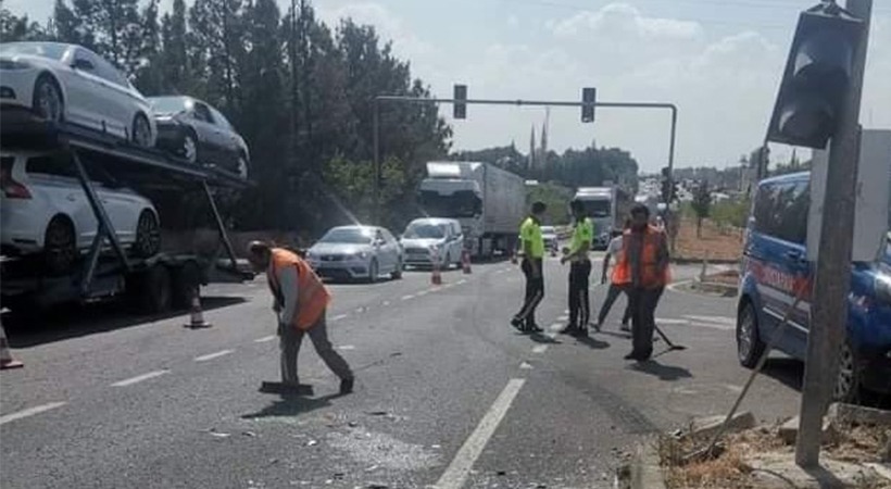 Haliliye’de tır, öğrenci servisine çarptı! 14 yaralı;