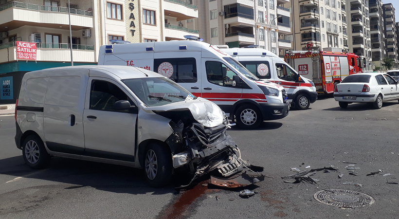 Karaköprü’de meydana gelen kazada 4 kişi yaralandı;