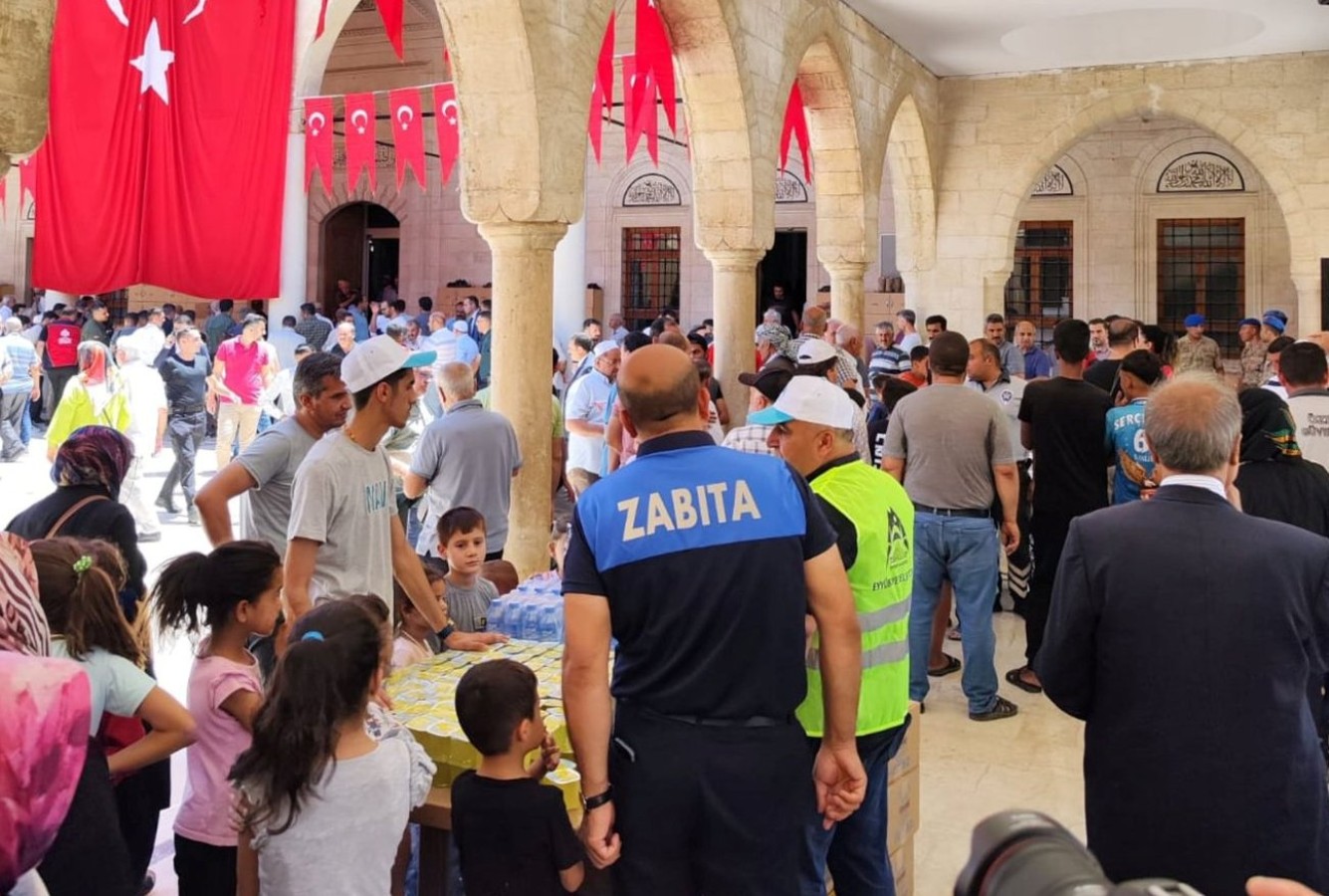 Eyyübiye Belediyesi 15 Temmuz mevlidinde ikramda bulundu