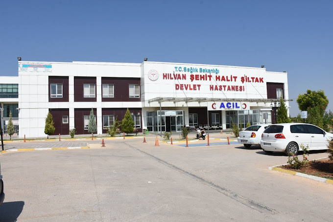 Hilvan’da otomobiller çarpıştı: 1 ölü, 2 yaralı;