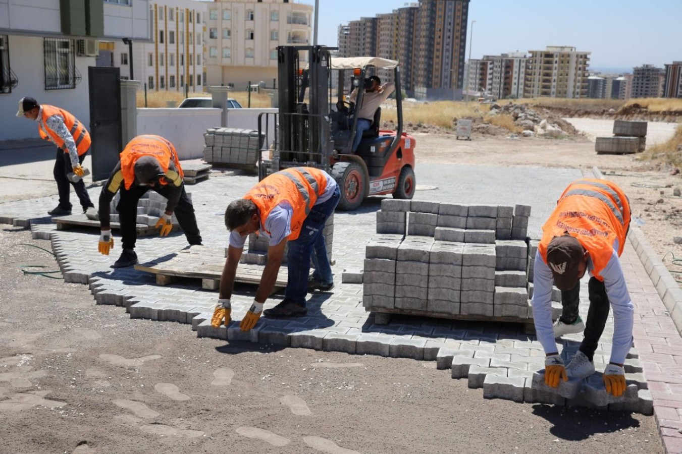 Karaköprü’de yeni yollar hizmete sunuluyor