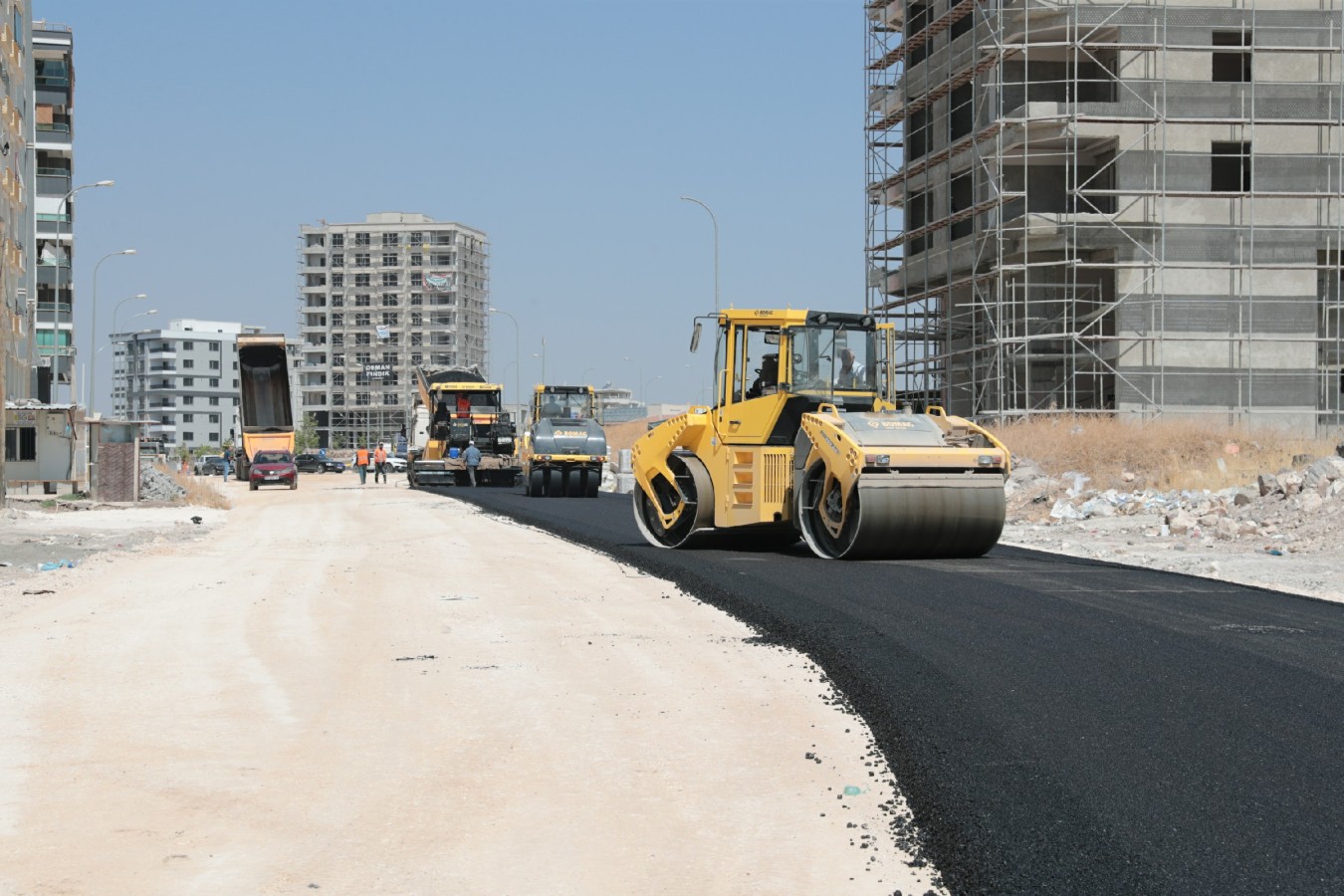 Akşemsettin Bulvarına sıcak asfalt serimi başladı