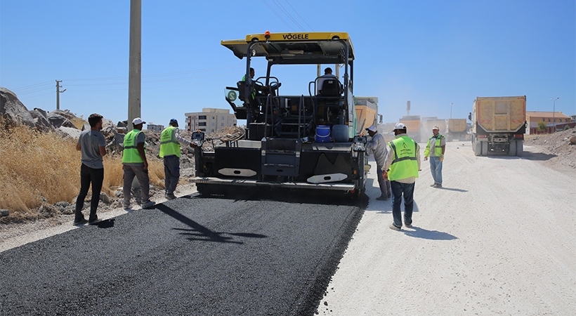 Karaköprü’nün Batıkent Mahallesinde yollar yenileniyor