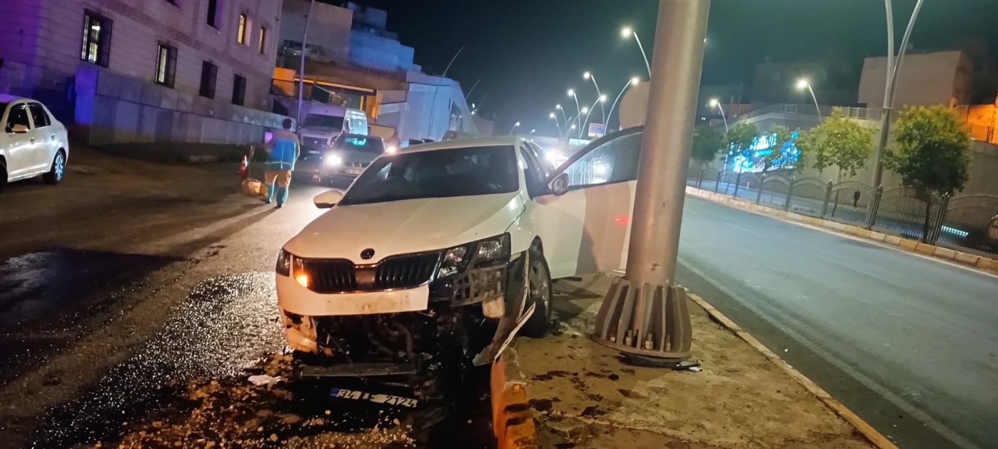 Urfa'da tek taraflı kaza! 2 yaralı;