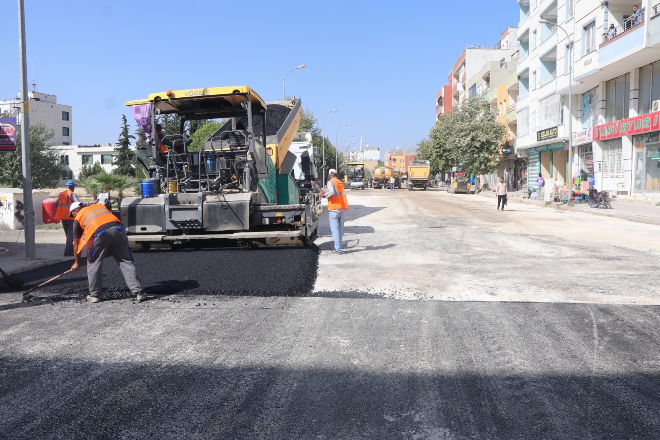 Eski Urfa Caddesi sıcak asfaltla yenilendi