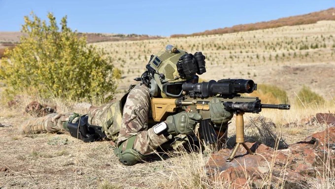 Urfa sınırında 2 PKK/YPG’li terörist etkisiz hale getirildi

Urfa sınırında 2 PKK/YPG’li terörist etkisiz hale getirildi;