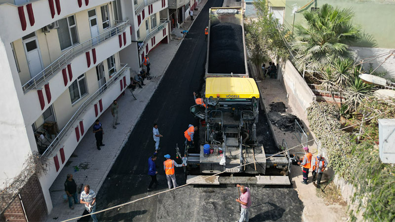 Büyükşehir’den Akçakale ve Viranşehir’de asfalt serimi