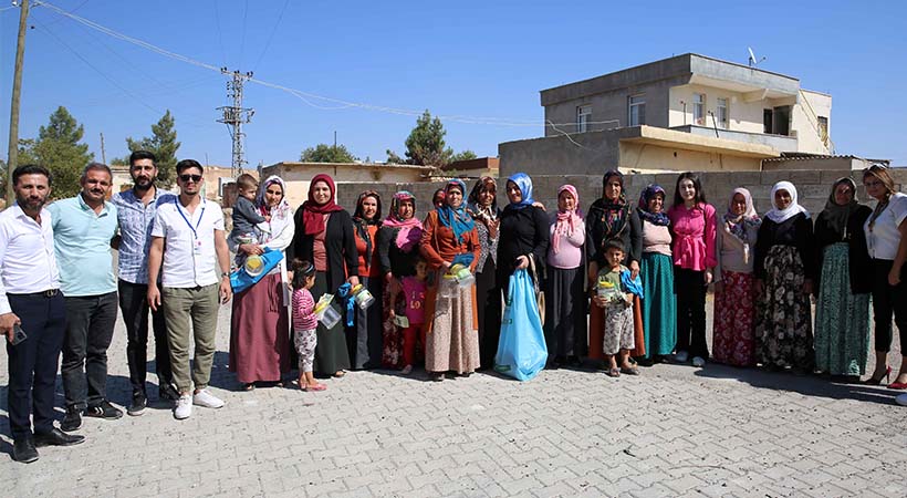 Karaköprü kırsalında sağlık ve geri dönüşüm eğitimleri veriliyor