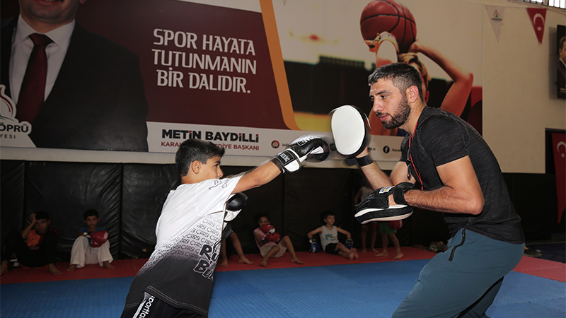 Karaköprü'de gençlerin hayatında fark yaratan spor kursları