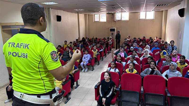 Viranşehir'de uyuşturucu ve trafikle ilgili bilgilendirme çalışması