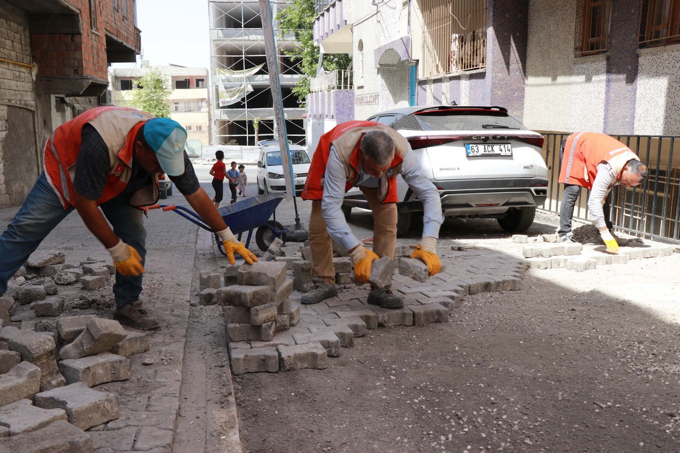 Haliliye’de 4 mahallede yollar düzenleniyor