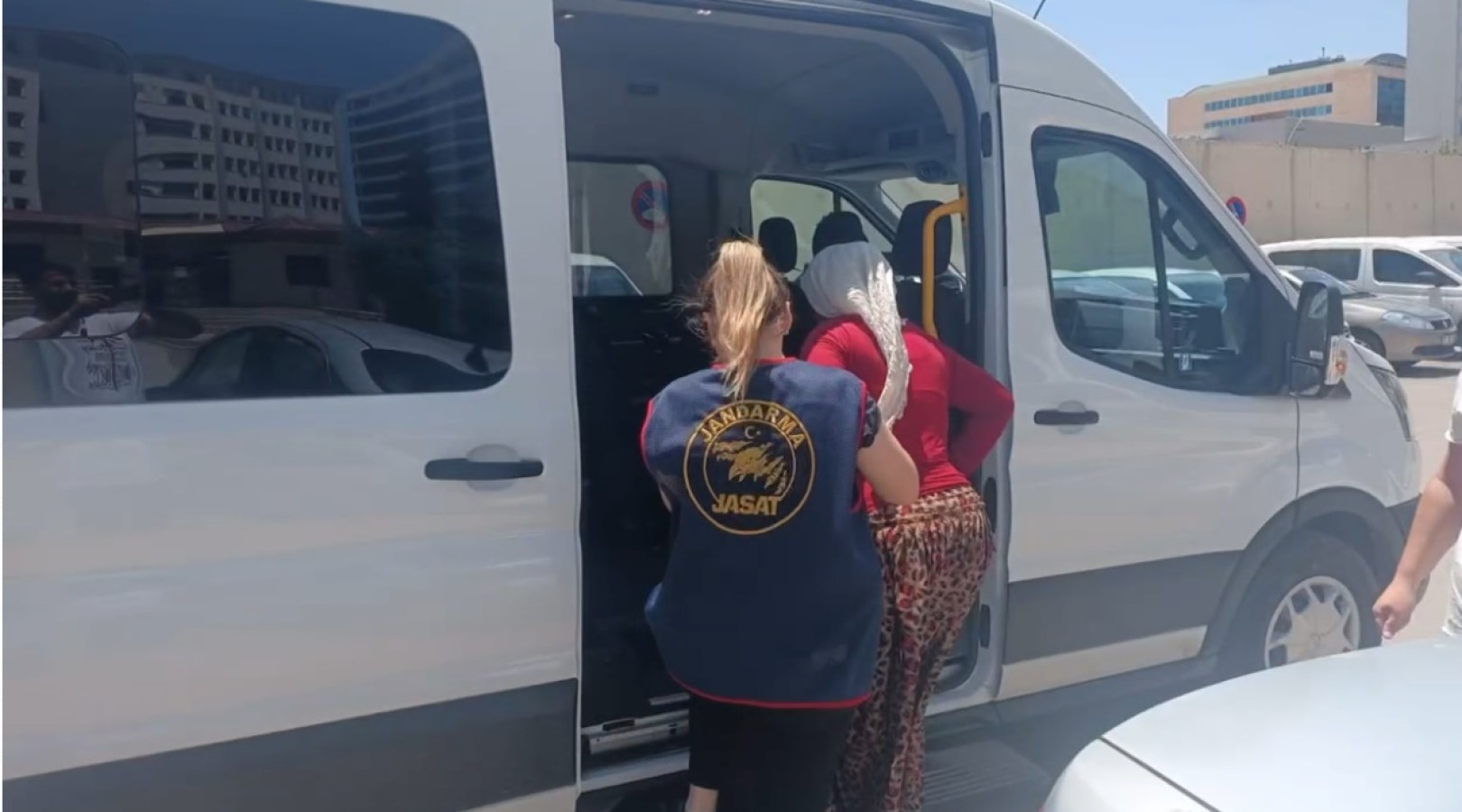 Milyonlarca liralık vurgun yapan hırsızlık şebekesini JASAT çökertti;