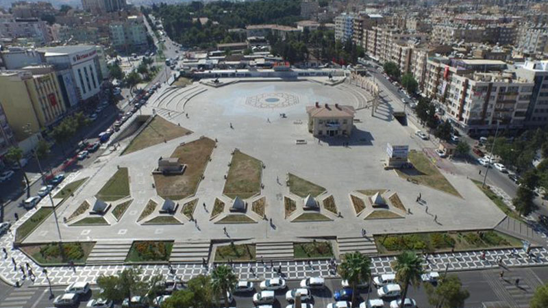 Urfa Çalışma Grubu'ndan talep! Topçu Meydanı mı Rabia Meydanı mı?